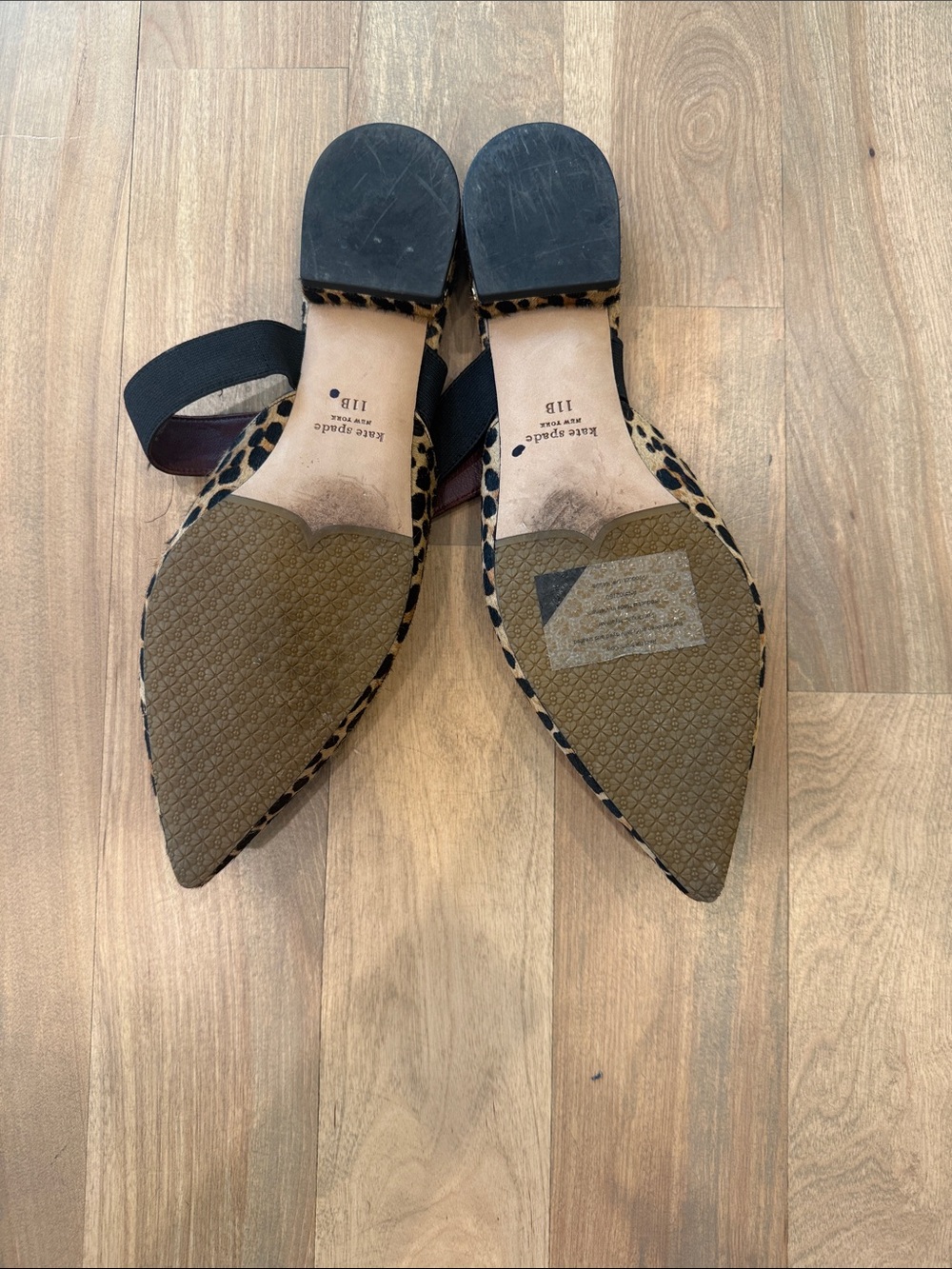 Kate Spade Leopard Print Pointed Mule with Black Elastic Strap - Picture 3 of 4